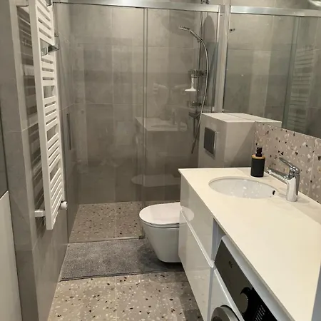 Krab Aktena Shellter 아파트 *